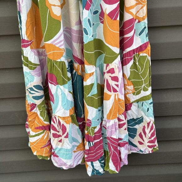 True Destinations Crop Wide Ruffle Leg Pants Size Medium Tropical Print Pull On - Picture 11 of 13